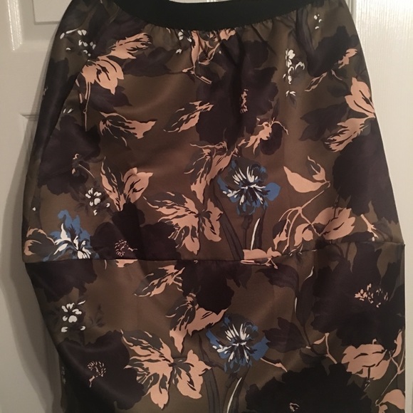 NEW NO-NÀ Skirts Cactus color Size L - Picture 2 of 7